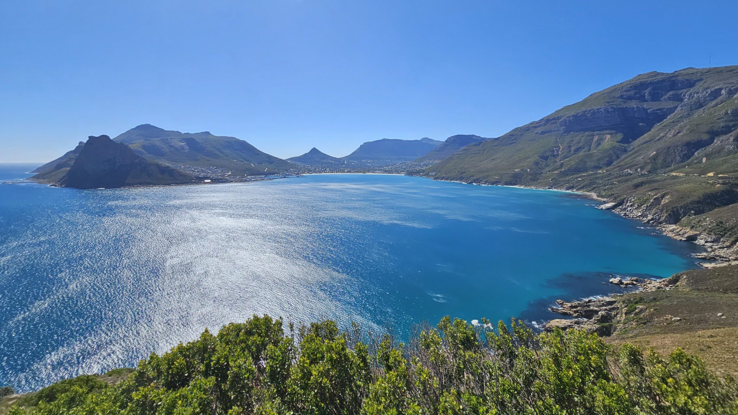 The ocean views of Hout Bay from Chapmans Peak 