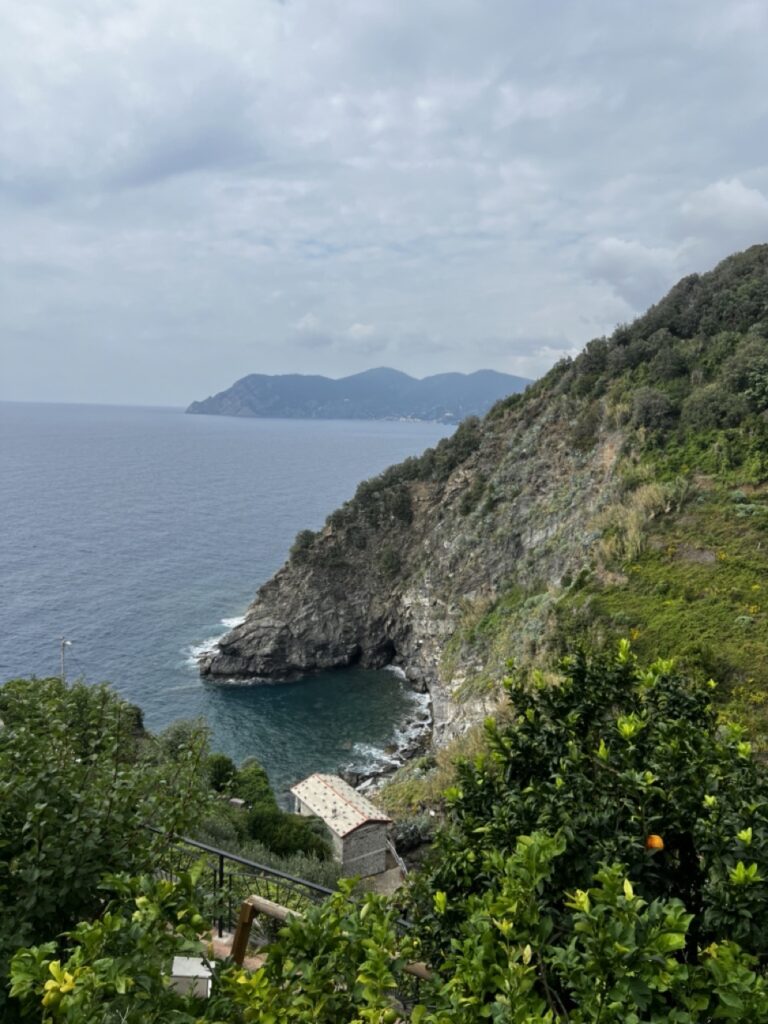 Views of mountains and oceans in Corniglia